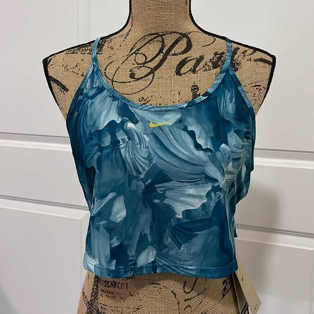 NWT Nike Workout Top. M & L